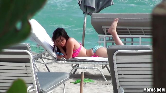 Watching A Pretty Slut On The Beach