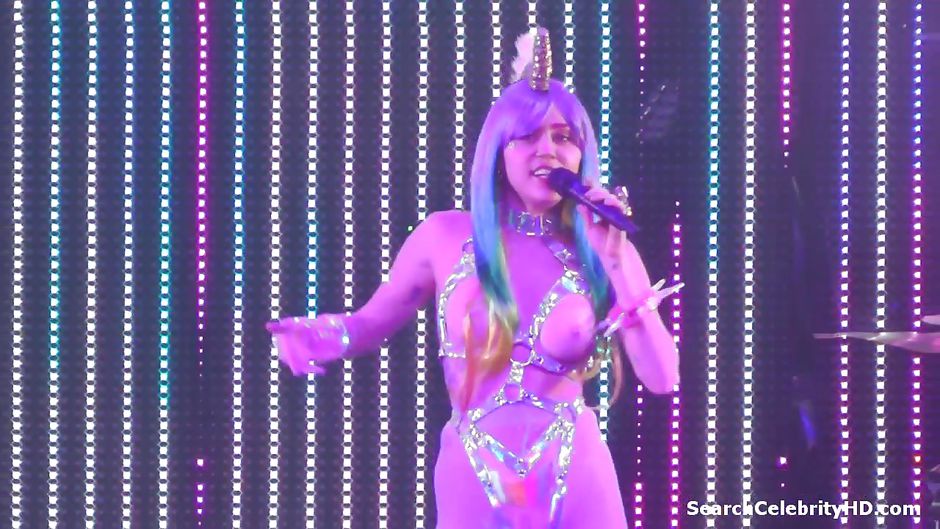 Miley Cyrus Performs Nude Karen Don T Be Sad Hd