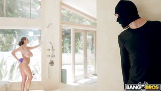  The Robber Changed His Plans And Fucked The Busty Milf