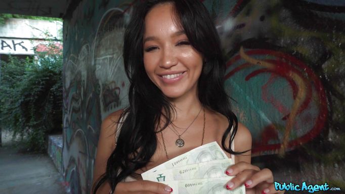 Hot Asian Babe Gives A Blowjob For Cash