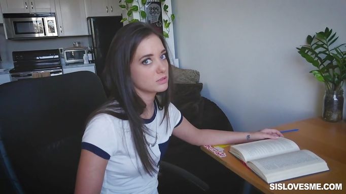 College Babe Sucks Off Her Stepbro So She Can Study