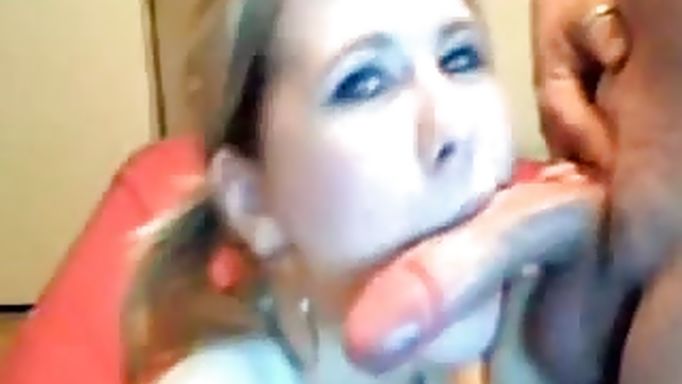 Cute Girlfriend Takes Jizz On Her Face After Blowjob