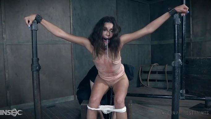 Sexy Babe Trapped In The Dungeon